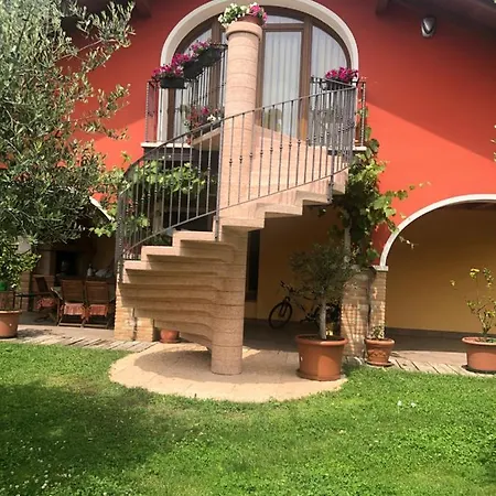 Agli Ulivi לינה וארוחת בוקר